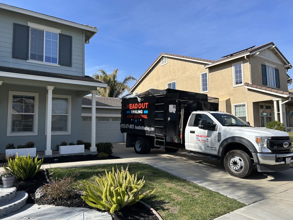 HEAD OUT HAULING & JUNK REMOVAL | 29 Photos & 21 Reviews - 18 Oak St