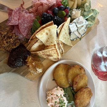 Oddfellows - Charcuterie and salmon dip with Fried Green Tomatoes - Breakfast & Brunch Near Me - Dallas, Texas