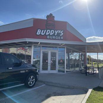 Buddy's Burger - The outside lots of parking - Burgers Near Me - Austin, Texas Buddy's Burger - The outside lots of parking - Burgers Near Me - Austin, Texas