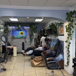 Wendy's Salon - Pavlina Plaza Shopping Ctr - Inside the salon