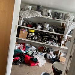 Clippership RV Rentals and Sales - The pots and pans they give us