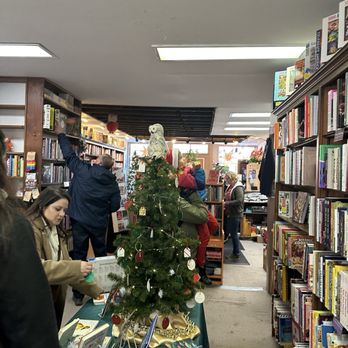 Learned Owl Book Shop - Main entrance area - Bookstores Near Me - Hudson, Ohio Learned Owl Book Shop - Main entrance area - Bookstores Near Me - Hudson, Ohio