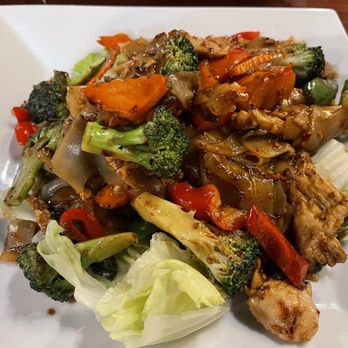 Thai Soon Restaurant - Pad Kee Mow with Chicken - Thai Near Me - Richardson, Texas