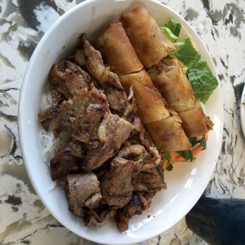 Pho Han Restaurant - Grilled pork on vermicelli with an extra spring roll - Vietnamese Near Me - Richmond, British Columbia Pho Han Restaurant - Grilled pork on vermicelli with an extra spring roll - Vietnamese Near Me - Richmond, British Columbia