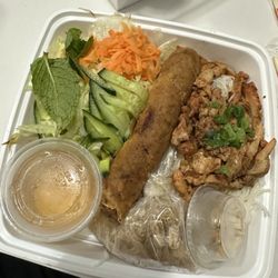 Grilled chicken 402. Vermicelli with Grilled Chicken