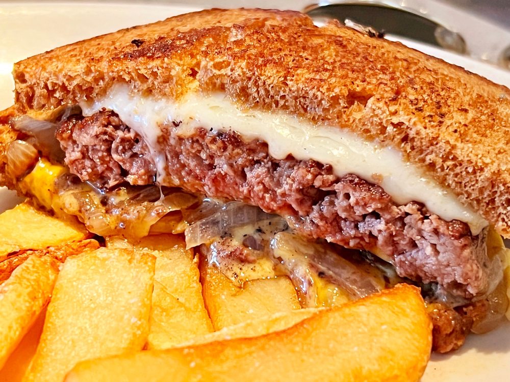 Social spots from Elsa's On the Park