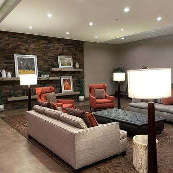 DoubleTree by Hilton Hotel Flagstaff - Lobby - Hotels Near Me - Flagstaff, Arizona