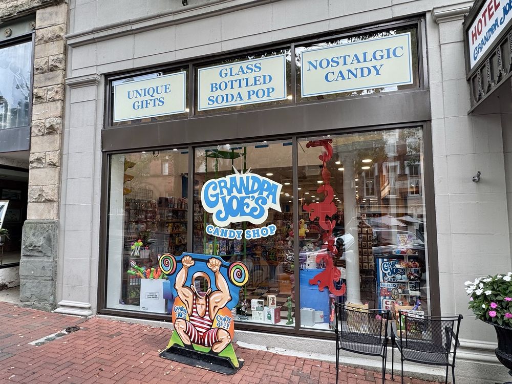 Grandpa Joe's Candy Shop Logo