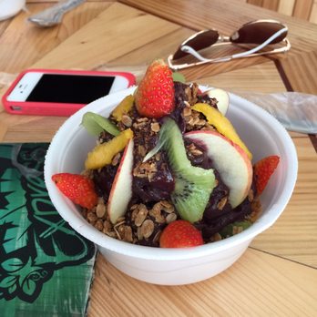 Açaizeiro - Acai with granola and fruit - Brazilian Near Me - Araraquara, SP