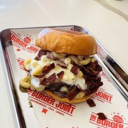 The Burger Joint & Brew - Mac DADDY deluxe