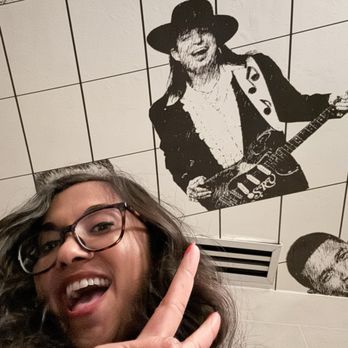 P6 - Bathroom - Cocktail Bars Near Me - Austin, Texas