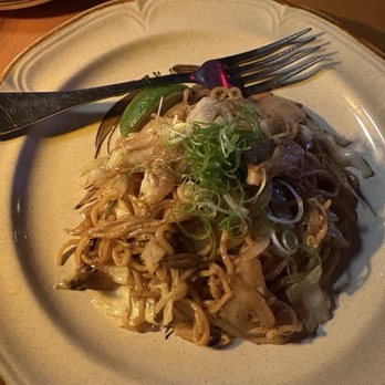 Boonie's Filipino Restaurant - Pancit canton - Filipino Near Me - Chicago, Illinois