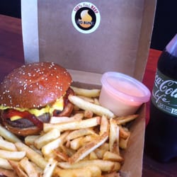 Big Bunz - Awesome cheese burger. Chips are home made with skin on ... really, really good!