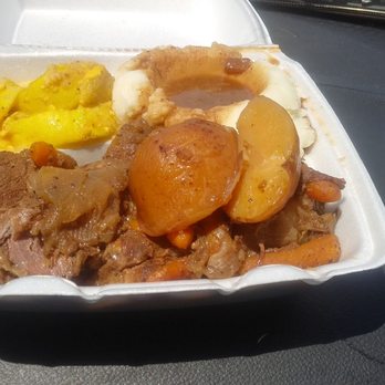 Trucker's Cafe - Pot roast, cheesy squash, and mashed potatoes n gravy. YUM! - Soul Food Near Me - Richardson, Texas Trucker's Cafe - Pot roast, cheesy squash, and mashed potatoes n gravy. YUM! - Soul Food Near Me - Richardson, Texas