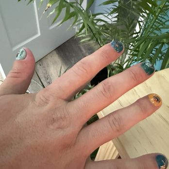 Oasis Nail Spa - Magnolia - Nail Salons Near Me - Burbank, California