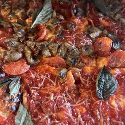Pop's Pizzeria - Half Mushroom & Pepperoni. Unreal