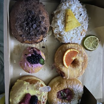 Cloudy Donut - Flavors of the week. I had all 9 what you don't see is ginger peach and margarita cause that thing was too good - Donuts Near Me - Brooklyn, New York