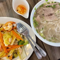 Mekong Restaurant - #20 Spicy stir-fried rice noodles and #06c Pho
