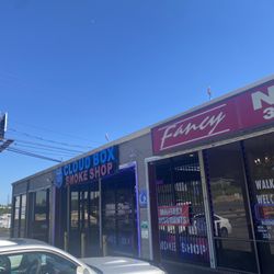 Cloud Box Smoke Shop - High or what??