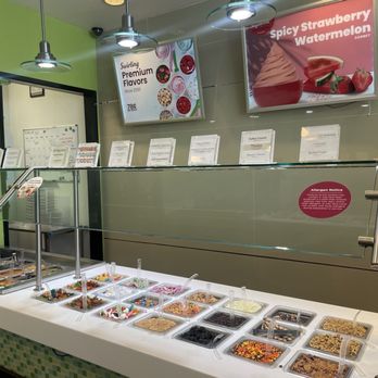 Yogurtland - Choose your toppings! - Ice Cream & Frozen Yogurt Near Me - Claremont, California Yogurtland - Choose your toppings! - Ice Cream & Frozen Yogurt Near Me - Claremont, California