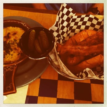 Der Wolf - Spatzle Mac and Cheddar Wurst. - Beer Bar Near Me - Pasadena, California