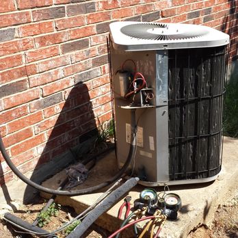 Texas Air Conditioning & Heating - Condenser that we are about to replace - Heating & Air Conditioning/HVAC Near Me - Irving, Texas Texas Air Conditioning & Heating - Condenser that we are about to replace - Heating & Air Conditioning/HVAC Near Me - Irving, Texas