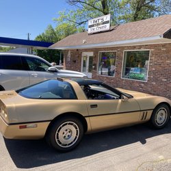 Pat's Main St Ice Cream - I'm cruising in the hot ride at Pat's