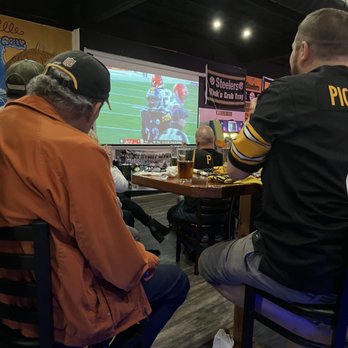 Rick's Crab Trap - Big screen in the bar area along with probably 8 more smaller flat screen tvs!! Perfect for multiple game viewing!! - Bars Near Me - Fort Walton Beach, Florida Rick's Crab Trap - Big screen in the bar area along with probably 8 more smaller flat screen tvs!! Perfect for multiple game viewing!! - Bars Near Me - Fort Walton Beach, Florida