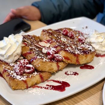 Broken Yolk Cafe - Crunchy French Toast - Breakfast & Brunch Near Me - Meridian, Idaho