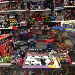 The Toy Vault - A vintage Transformers selection you have to see to believe!