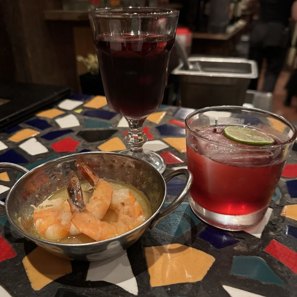 Shrimp in white whine and garlic Shrimp in white whine and garlic