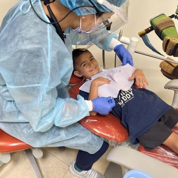 ToothBuds Diamond Head - Hunter getting his regular check up - Pediatric Dentists Near Me - Honolulu, Hawaii