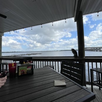 Beef 'O' Brady's - Outside seating - Sports Bars Near Me - Palatka, Florida