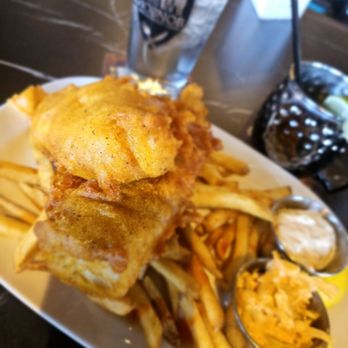 HOBNOB NEIGHBORHOOD TAVERN - Updated July 2025 - 119 Photos & 94 Reviews - 240 City Cir