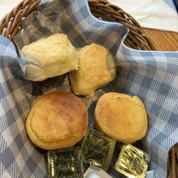 Cracker Barrel Old Country Store - Biscuits and cornbread - American Near Me - Lafayette, Louisiana Cracker Barrel Old Country Store - Biscuits and cornbread - American Near Me - Lafayette, Louisiana