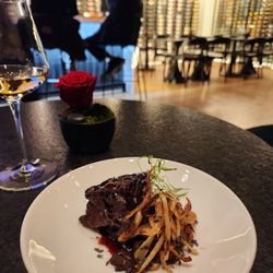 Ashleigh Lounge - Short ribs