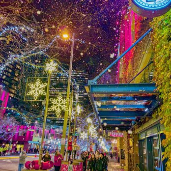 Snowflake Lane - "Snowing" before the parade which - Festivals Near Me - Bellevue, Washington Snowflake Lane - "Snowing" before the parade which - Festivals Near Me - Bellevue, Washington