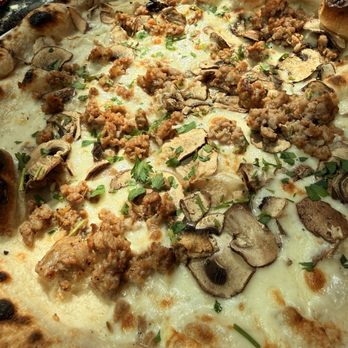 Settecento - Funghi & Salsiccia Pizza - Italian Near Me - Los Angeles, California Settecento - Funghi & Salsiccia Pizza - Italian Near Me - Los Angeles, California