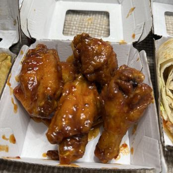 Buffalo Wild Wings - Sports Bars Near Me - Spring Valley, California