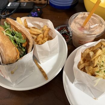 Super Duper Burgers - Garlic fries and POBLANO BURGER - American Near Me - San Francisco, California Super Duper Burgers - Garlic fries and POBLANO BURGER - American Near Me - San Francisco, California