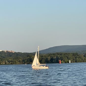 Discover Cayuga Lake - Sailboat - Boat Tours Near Me - Ithaca, New York