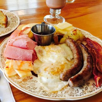 Le Petit Café d'Antan - Assiette Brunch très populaire - Coffee & Tea Near Me - Saint-Côme, Quebec Le Petit Café d'Antan - Assiette Brunch très populaire - Coffee & Tea Near Me - Saint-Côme, Quebec