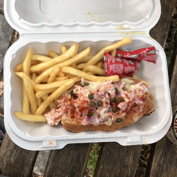 Red House - Hollandaise lobster roll - New American Near Me - Cambridge, Massachusetts Red House - Hollandaise lobster roll - New American Near Me - Cambridge, Massachusetts