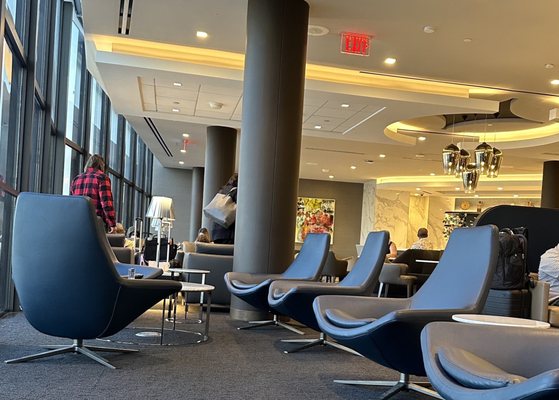 United Polaris Lounge by null