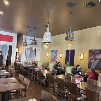 Coconut Bay - Dining room - Thai Near Me - Burlingame, California