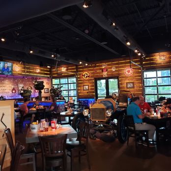Ford's Garage Florence - Dining area - Burgers Near Me - Florence, Kentucky Ford's Garage Florence - Dining area - Burgers Near Me - Florence, Kentucky
