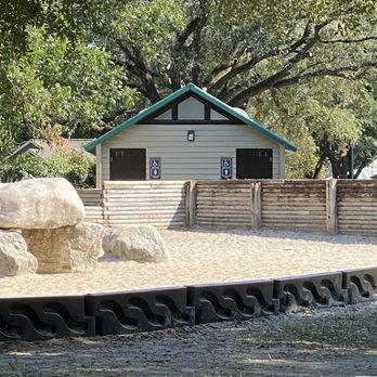 Carol Fox Park - Public restroom Carol Fox park - Parks Near Me - Jersey Village, Texas Carol Fox Park - Public restroom Carol Fox park - Parks Near Me - Jersey Village, Texas