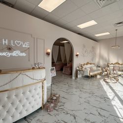 Lash Love Beauty Bar - Check-in