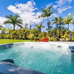 Salt Water Hawaii - Paradise Retreat! Hot tub and a pool