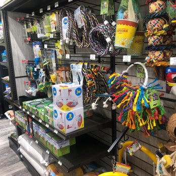Pet Supermarket - Great variety for most pets, even chickens - Pet Groomers Near Me - Frisco, Texas